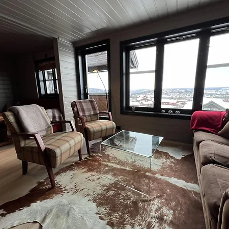 Large Balcony With Panoramic Mountain Views *