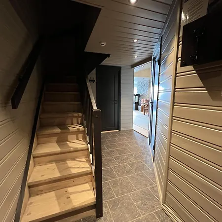 4 Soverom, Boblebad Og Panoramautsikt