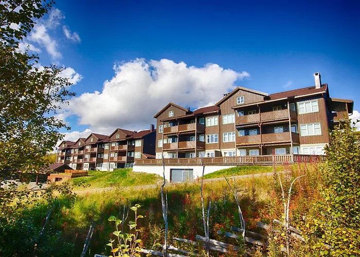 別荘 Large Balcony With Panoramic Mountain Views