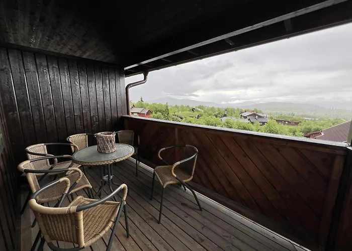 別荘 Large Balcony With Panoramic Mountain Views